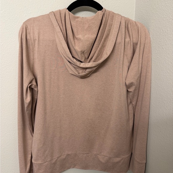 Vuori Halo Performance Hoodie - Light Mauve - Picture 5 of 5